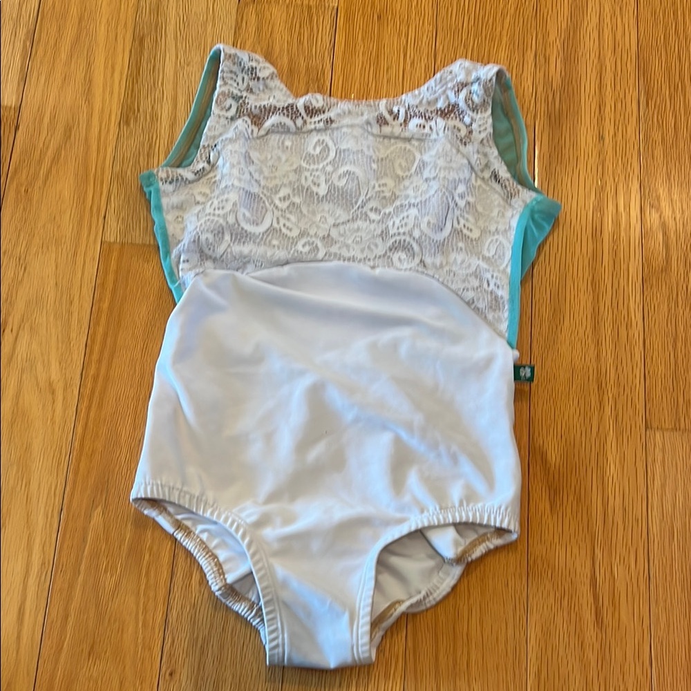 Lucky Leo adult extra small white with blue